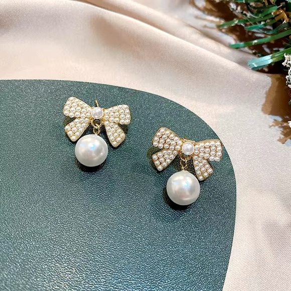 14K Gold Plated Bow Earrings*Pearl Earrings*Chic Modern Girly Feminine*DD - Picture 6 of 6